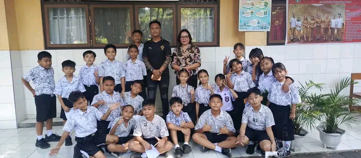 Melihat Dengan Sudut Pandang Berbeda